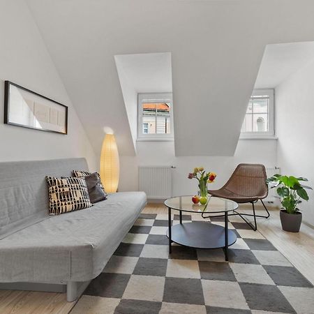 Apple Apartment Братислава Экстерьер фото
